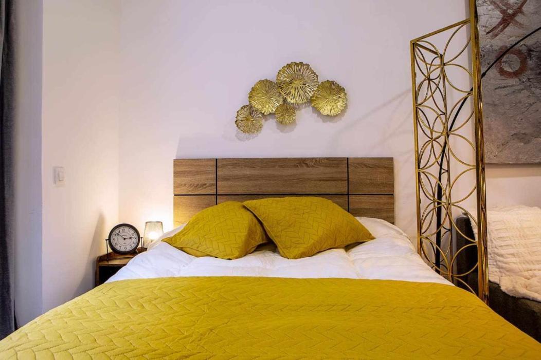 Calle Huertas Corazon By Regalatemadrid Exterior photo